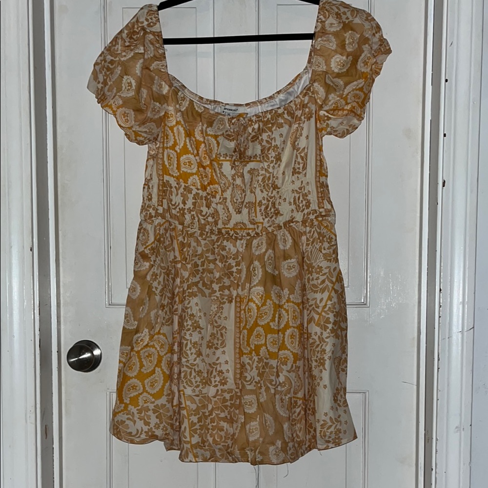 Francesca's Collections Tan and White Smocked Puff Sleeve Blouse